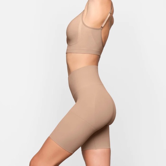 SKIMS NWOT Seamless Shorts Mid Thigh Butt Lifting Color Clay XXS, XS, S, M - Picture 5 of 11